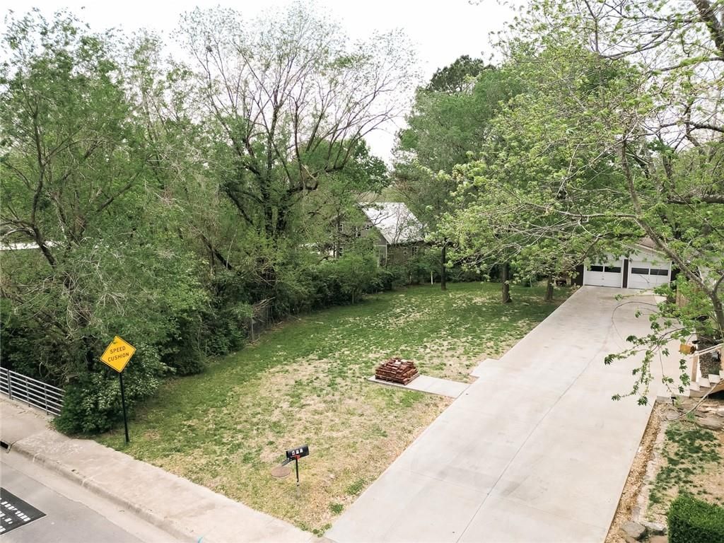 407 S College Avenue, Fayetteville, AR 72701