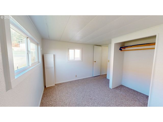15765 S HIGHWAY 101 4, Brookings, OR 97415