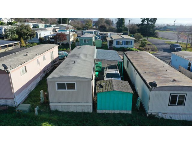 15765 S HIGHWAY 101 4, Brookings, OR 97415