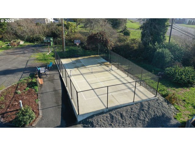 15765 S HIGHWAY 101 4, Brookings, OR 97415