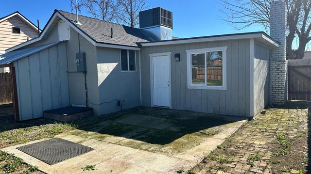 749 E Pleasant Street, Coalinga, CA 93210