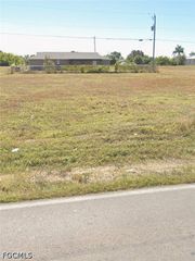 1002 Kismet PKWY E, Cape Coral, FL 33909