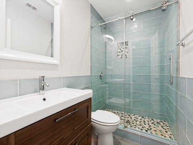 421 Shady Oaks Drive, Murphy, TX 75094