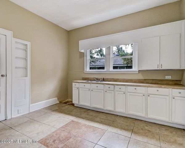 411 KING Street, Jacksonville, FL 32204