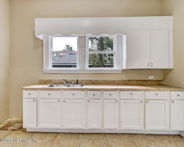 411 KING Street, Jacksonville, FL 32204