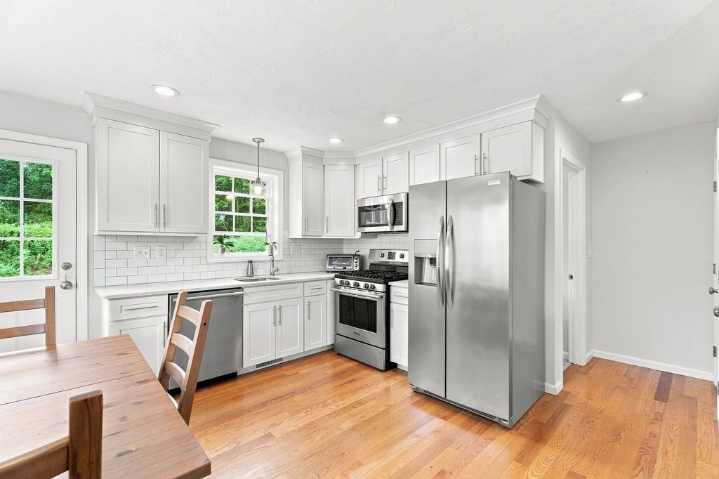 59 Riley Rd 59, Tyngsborough, MA 01879