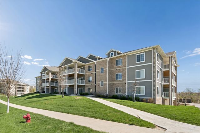 2871 Spring Rose Circle 201, Coralville, IA 52241