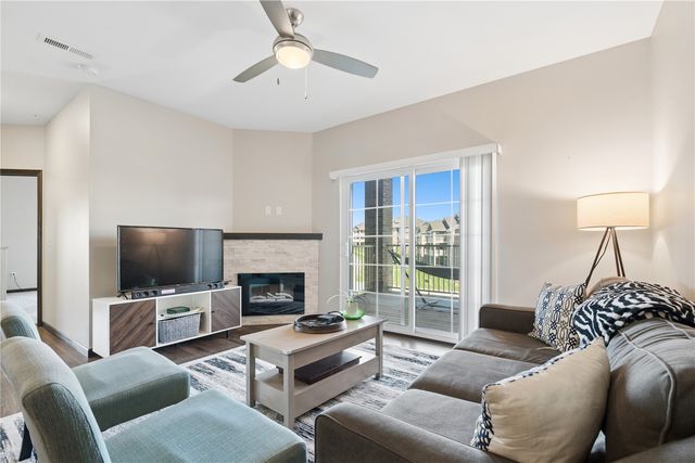 2871 Spring Rose Circle 201, Coralville, IA 52241
