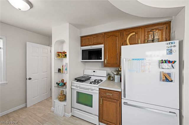 280 E 328th Street, Willowick, OH 44095