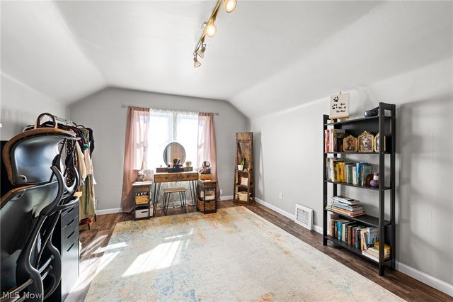 280 E 328th Street, Willowick, OH 44095