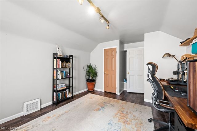 280 E 328th Street, Willowick, OH 44095