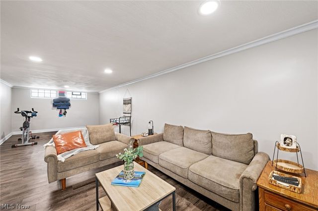 280 E 328th Street, Willowick, OH 44095