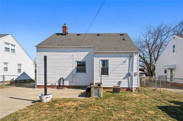 280 E 328th Street, Willowick, OH 44095