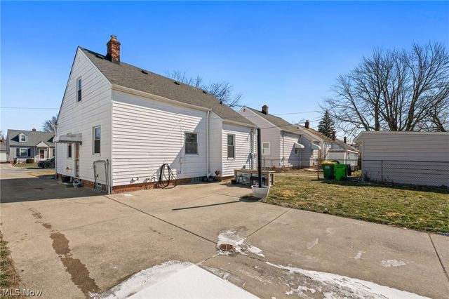 280 E 328th Street, Willowick, OH 44095