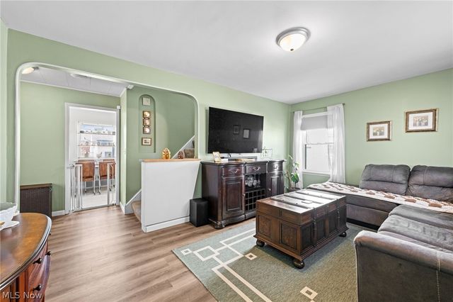 280 E 328th Street, Willowick, OH 44095