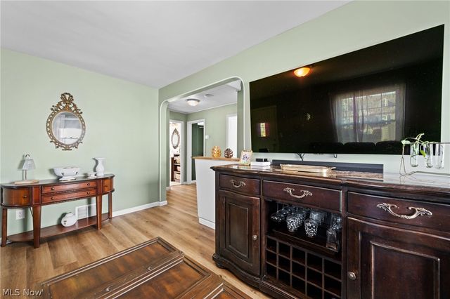 280 E 328th Street, Willowick, OH 44095