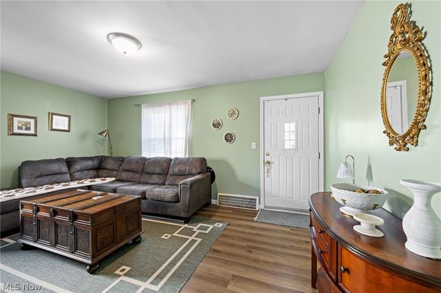 280 E 328th Street, Willowick, OH 44095