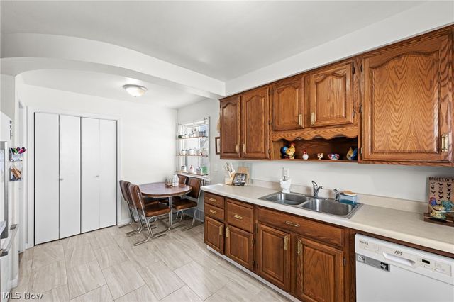 280 E 328th Street, Willowick, OH 44095