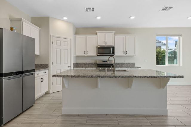 3516 E Seeger Avenue, Visalia, CA 93292