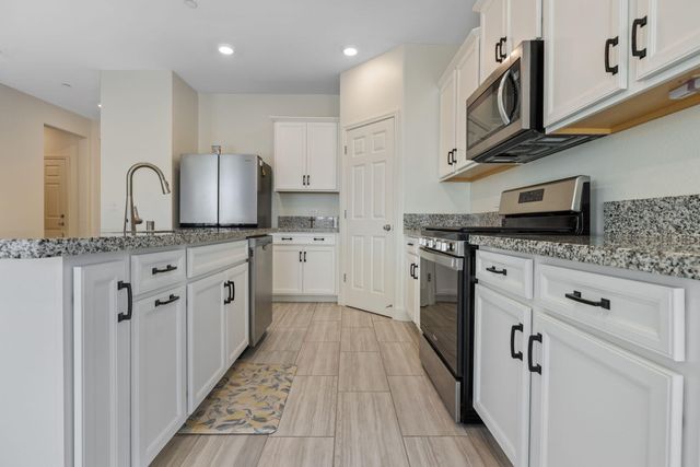 3516 E Seeger Avenue, Visalia, CA 93292