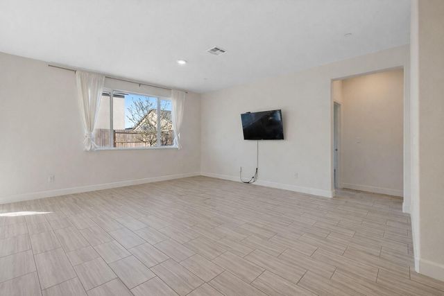 3516 E Seeger Avenue, Visalia, CA 93292