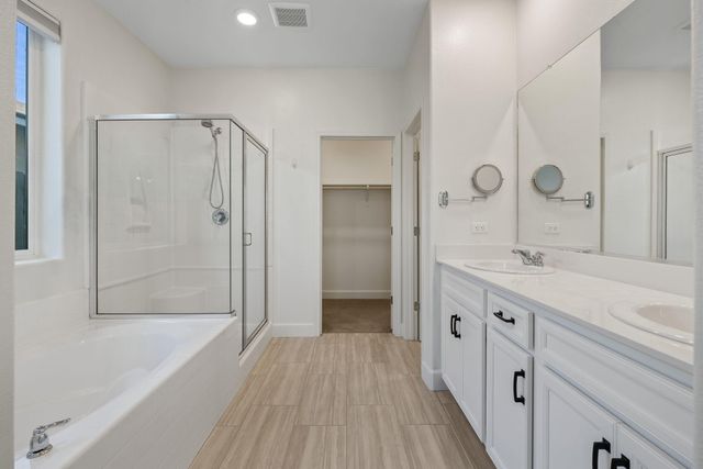 3516 E Seeger Avenue, Visalia, CA 93292