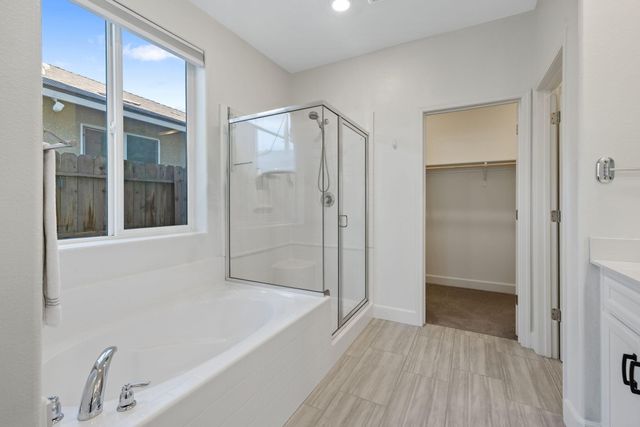 3516 E Seeger Avenue, Visalia, CA 93292