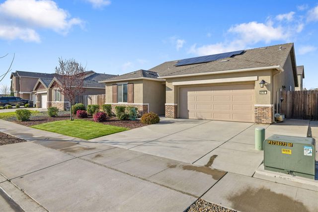 3516 E Seeger Avenue, Visalia, CA 93292