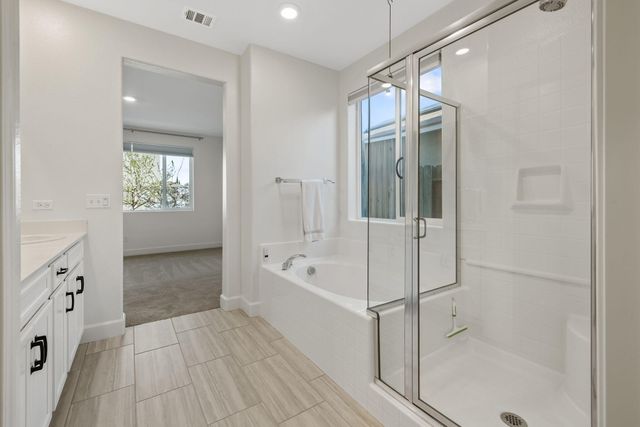 3516 E Seeger Avenue, Visalia, CA 93292