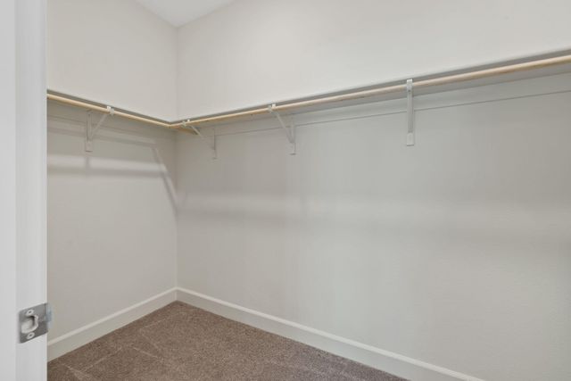 3516 E Seeger Avenue, Visalia, CA 93292