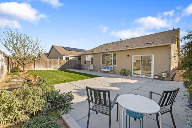 3516 E Seeger Avenue, Visalia, CA 93292