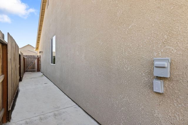 3516 E Seeger Avenue, Visalia, CA 93292