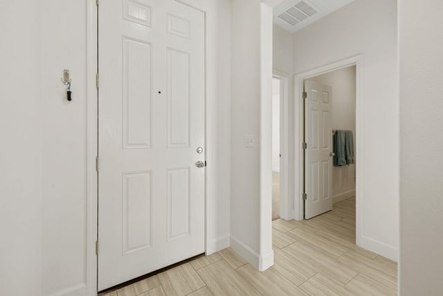 3516 E Seeger Avenue, Visalia, CA 93292