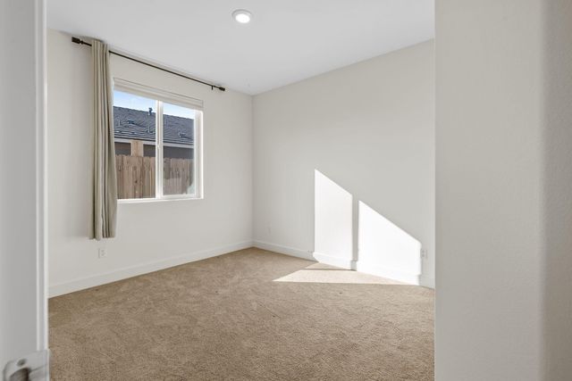 3516 E Seeger Avenue, Visalia, CA 93292