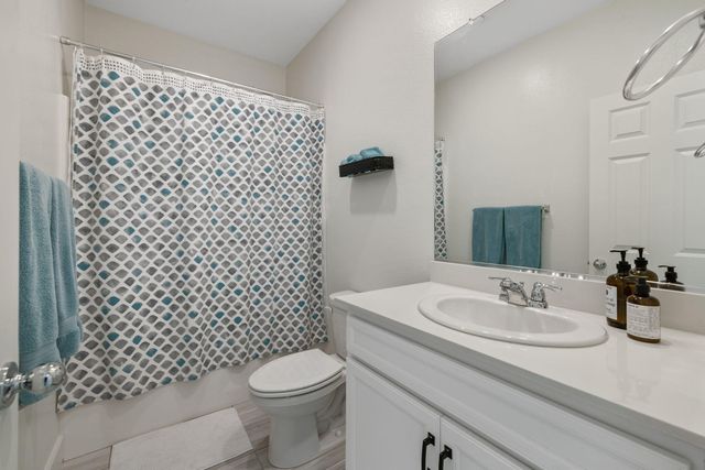 3516 E Seeger Avenue, Visalia, CA 93292