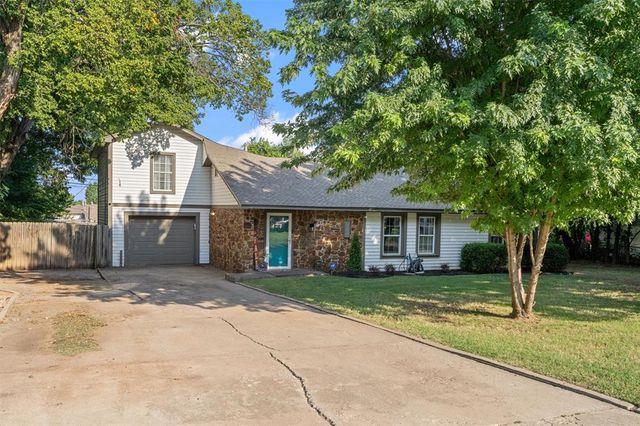 601 S 8th Street Drive, Yukon, OK 73099