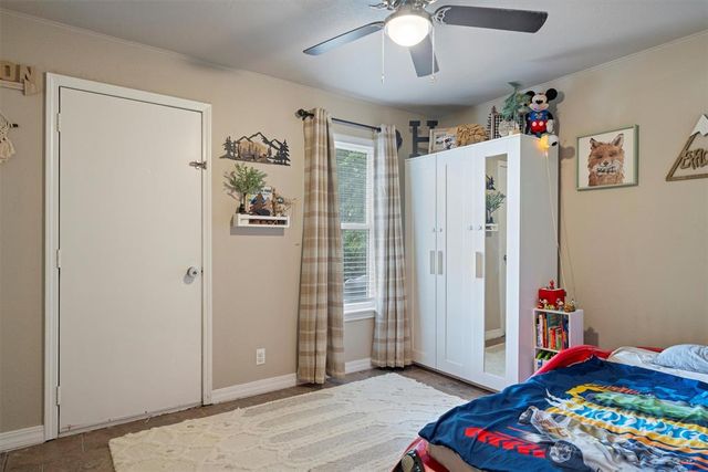 601 S 8th Street Drive, Yukon, OK 73099