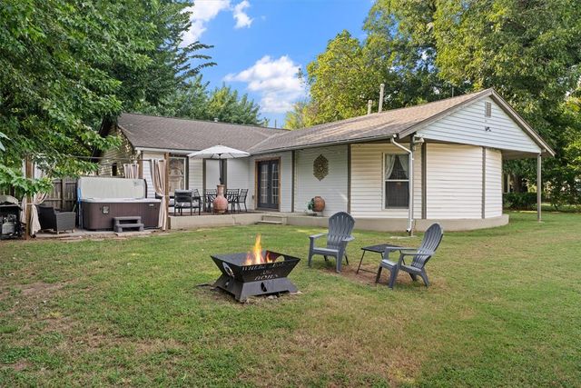 601 S 8th Street Drive, Yukon, OK 73099