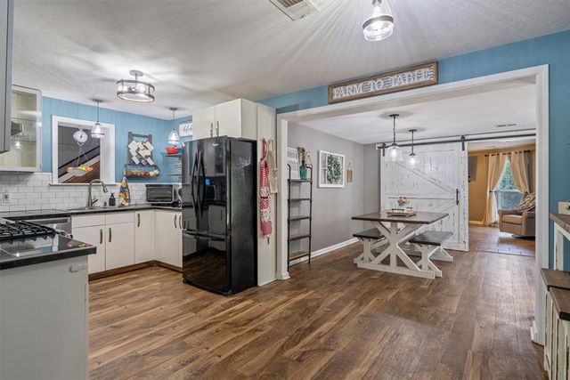 601 S 8th Street Drive, Yukon, OK 73099