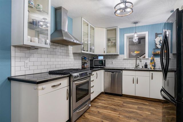 601 S 8th Street Drive, Yukon, OK 73099