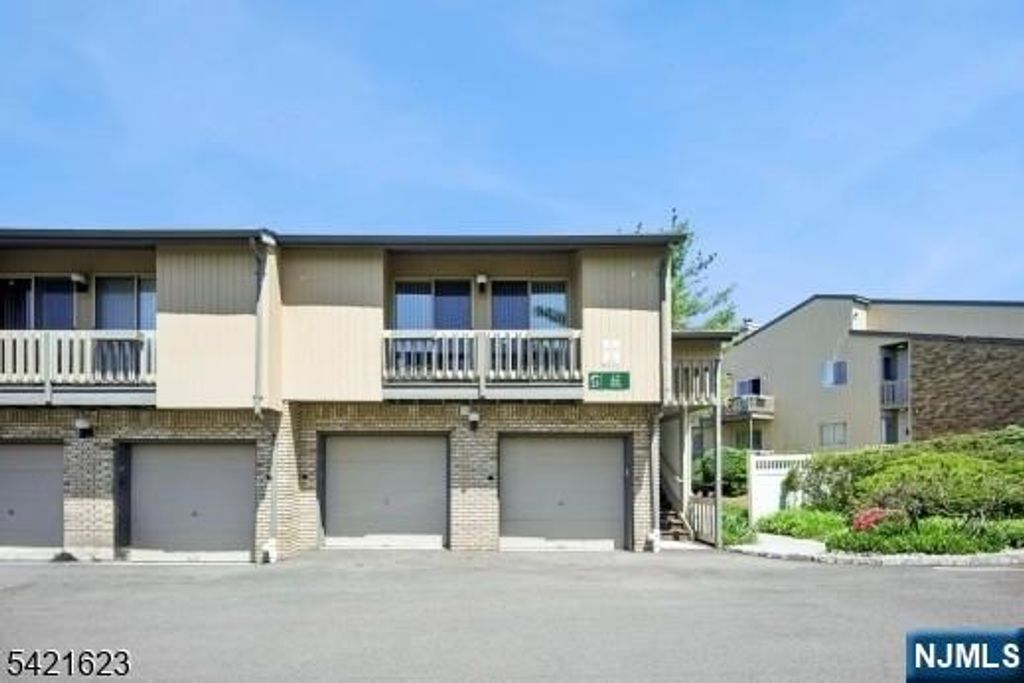 16 Hart Drive, West Orange, NJ 07052