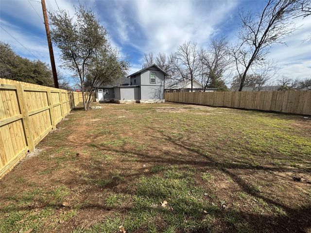 1701 1st Street, Brownwood, TX 76801