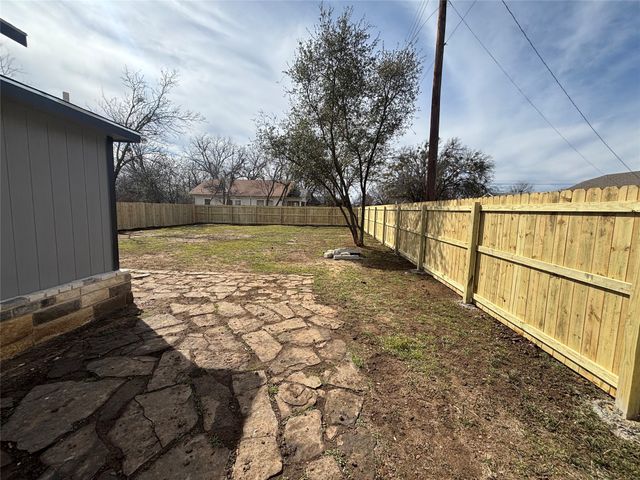 1701 1st Street, Brownwood, TX 76801