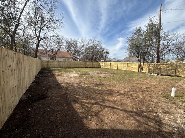 1701 1st Street, Brownwood, TX 76801