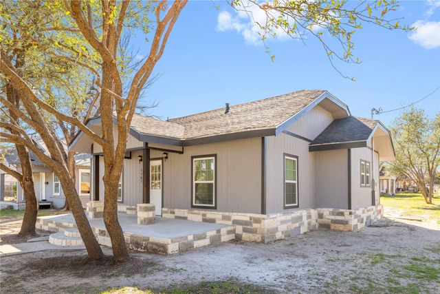 1701 1st Street, Brownwood, TX 76801