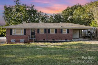 222 St Michael Avenue, Great Falls, SC 29055