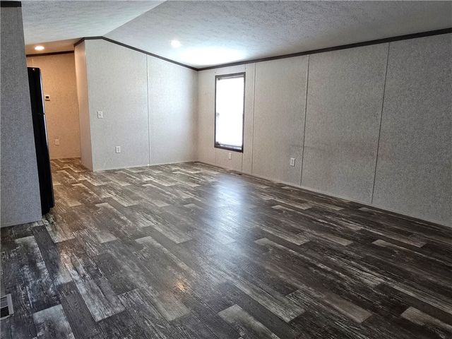 307 Persian Ln, Unity Twp, PA 15650