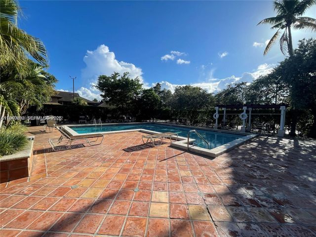 10431 N Kendall Dr D314, Miami, FL 33176