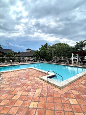 10431 N Kendall Dr D314, Miami, FL 33176