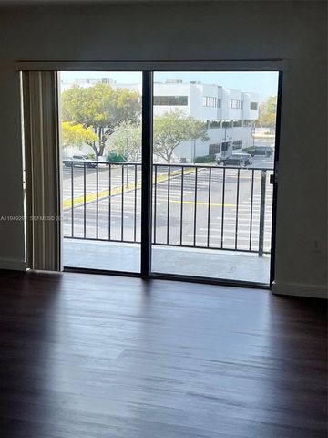 10431 N Kendall Dr D314, Miami, FL 33176